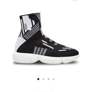 Meet your Posher, Charray